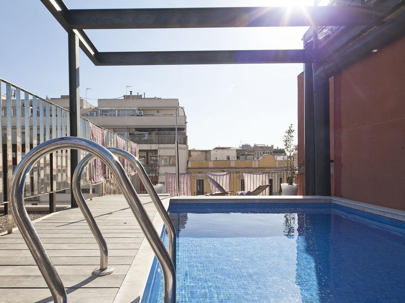 近海滩带私人露台和泳池的公寓 - My Space Barcelona 公寓