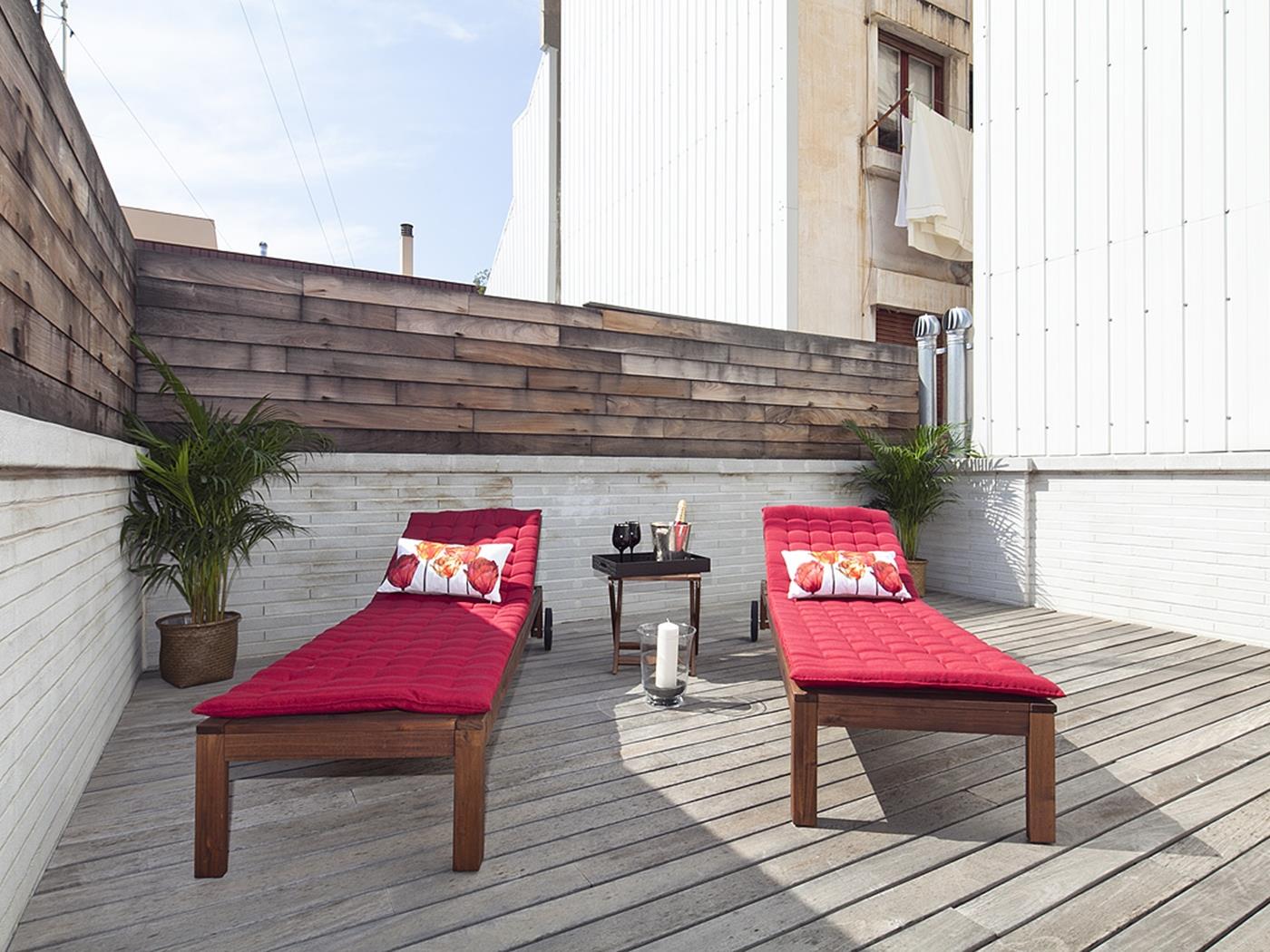 近市中心带泳池和私人露台的阁楼 - My Space Barcelona 公寓
